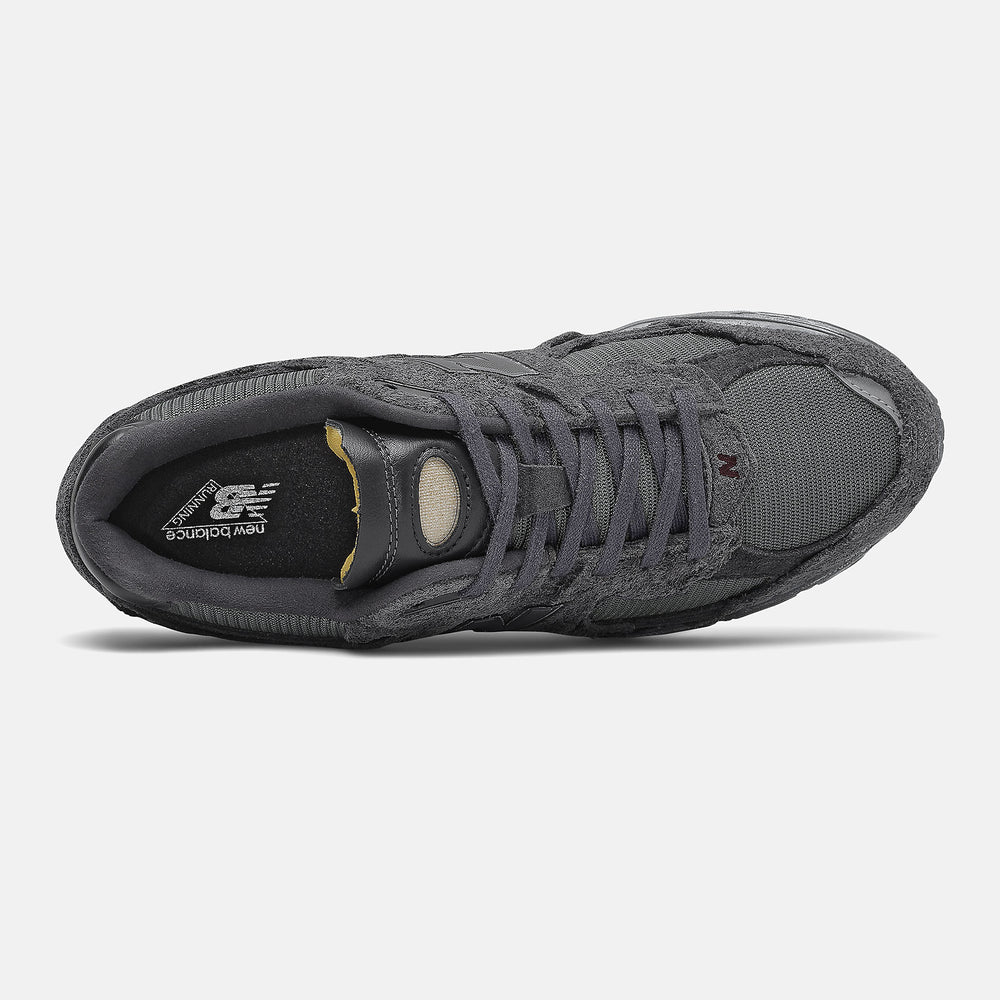 Phantom/Magnet 2002R New Balance Shoes