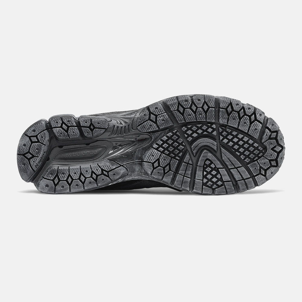 Phantom/Magnet 2002R New Balance Shoes