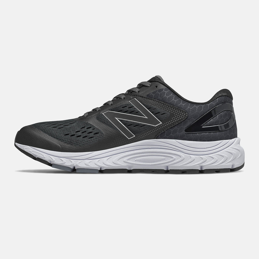 Black/White 840v4 New Balance Shoes