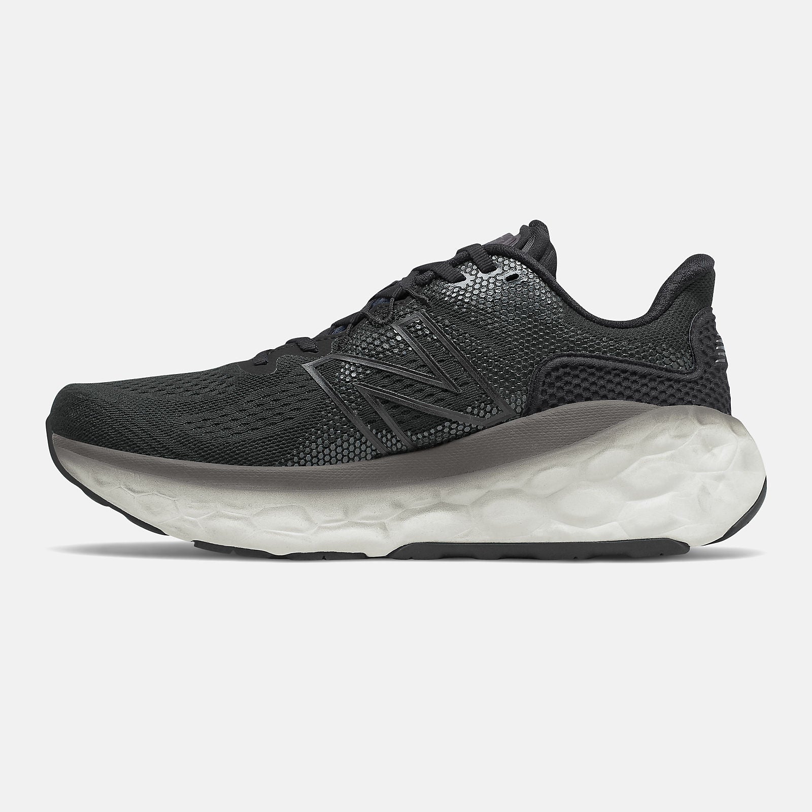 Black/Magnet Fresh Foam More v3 New Balance Shoes