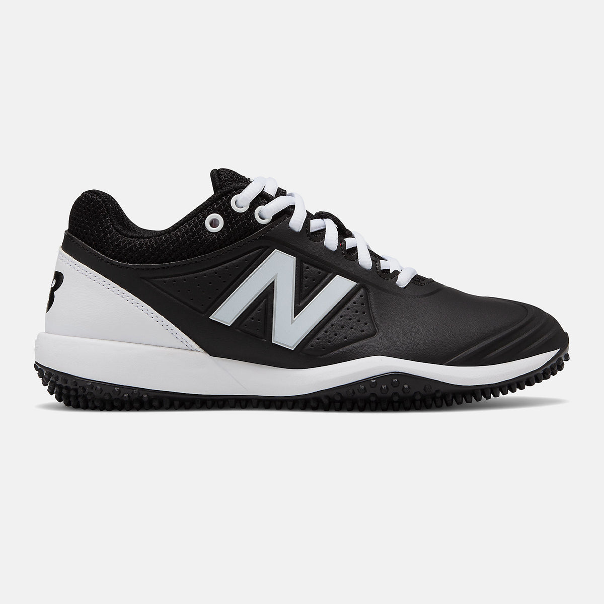 Black/White Fusev2 Turf New Balance Shoes