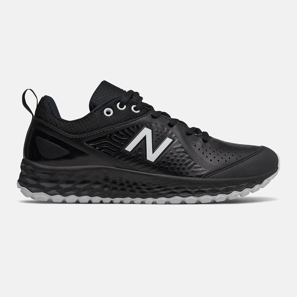 Black/White Fresh Foam Velo v2 Turf New Balance Shoes