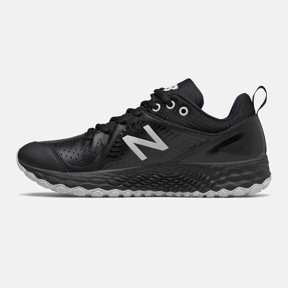 Black/White Fresh Foam Velo v2 Turf New Balance Shoes