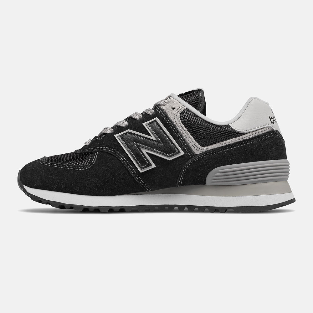 Black/White 574 Core New Balance Shoes