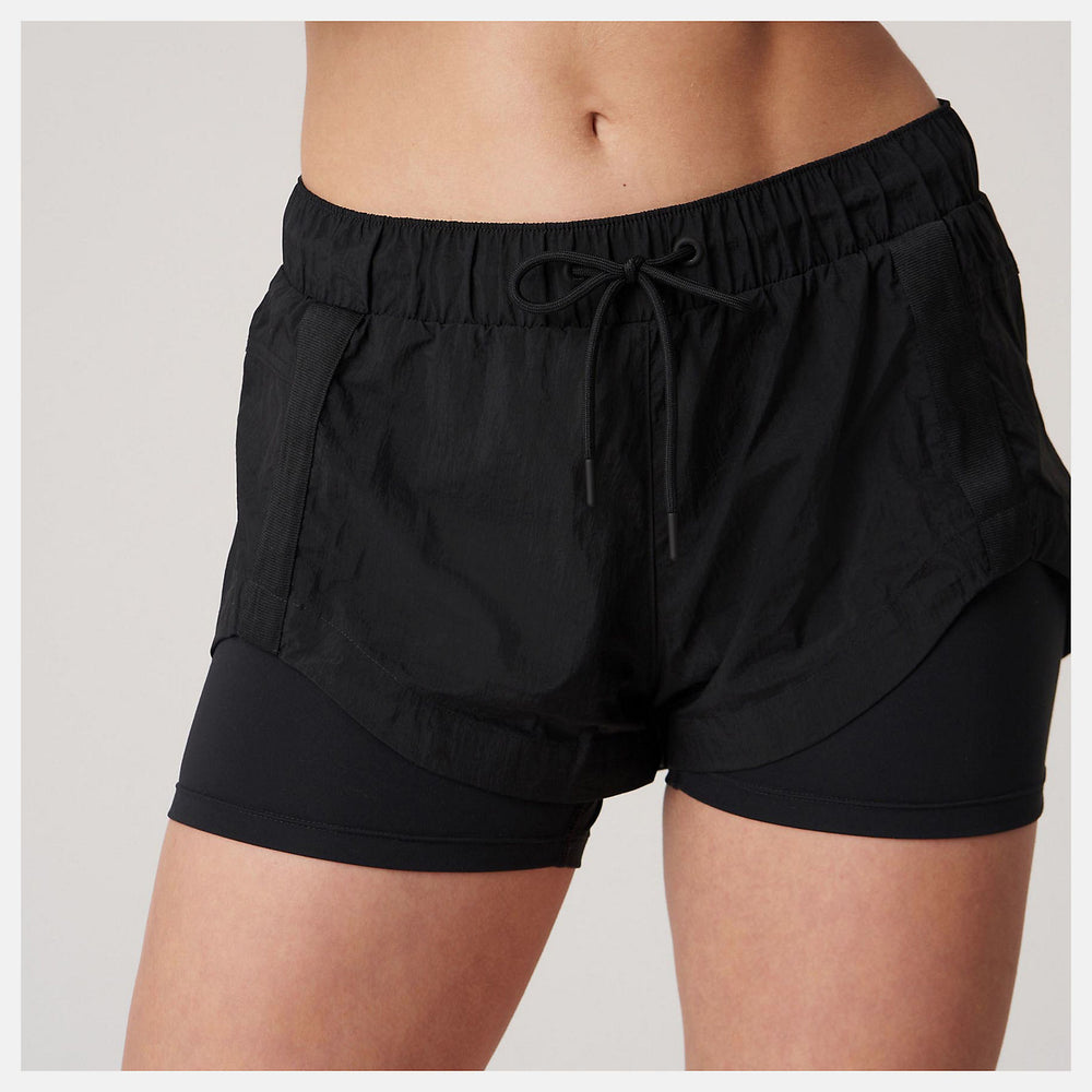 Black Bandier Woven tech Short New Balance Clothing